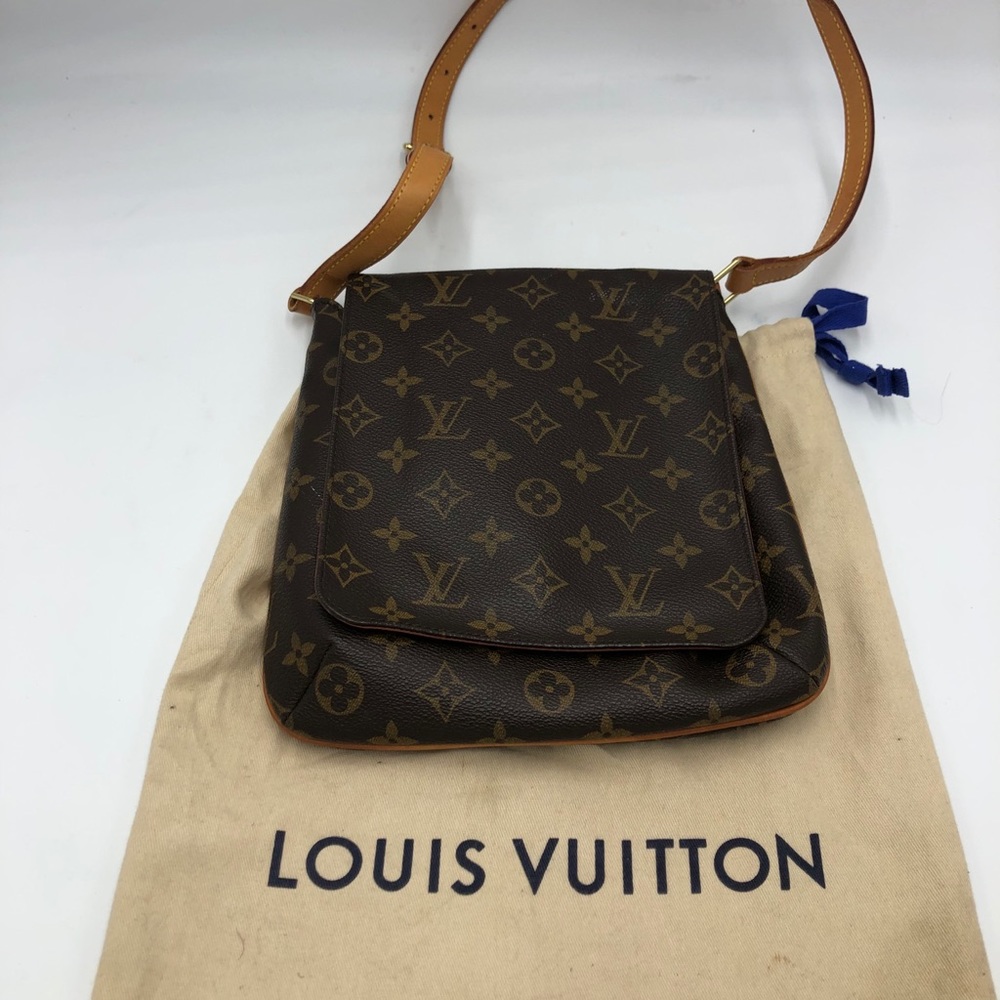 Authentic Louis Vuitton mussette shoulder bag